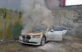 Pemilik Terkejut, BMW 730Li Mendadak Gosong Saat Mesin Dipanasi