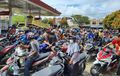 Bensin di Sorong Dijual RP 50 Ribu per Botol, Puluhan Pengecer Liar Diamankan