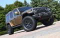 Jeep Wrangler Sahara Melar, Punya Tiga Baris Kursi, Mewah Luar Dalam