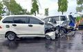 Apes, Daihatsu Xenia Ganti Ban Ketumbuk Dari Belakang, Satu Luka-luka Dan Patah Tulang
