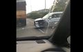 Toyota Veloz Baru Teronggok di Kanan Jalan, Fender Remuk Ban Masuk ke Dalam Bodi, Netizen: Unit Pertama yang Kecelakaan
