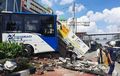 Bus Tabrak Pos Polisi di PGC, Sopir Transjakarta Diberhentikan Sementara