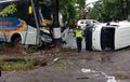 Bus Sugeng Rahayu Tubrukan Lagi, Gran Max Putih Dibikin Rebahan di Sragen
