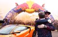 Rayakan Gelar Juara Dunia F1 2021, Max Verstappen Mampir ke Kandang Tim Red Bull Racing Pakai Acura NSX