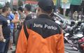 Terima Nasib, Status Pengangguran di Depan Mata Para Juru Parkir di Kota Ini