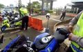 Ramai Soal Polisi Kuras Tangki Motor Berknalpot Bising, Polisi : Itu Jelas Diluar SOP