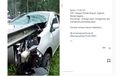 Ngeri, Besi Pembatas Jalan Jadi Tusuk Sate Toyota Agya, Pengemudi Heran Dirinya Bisa Selamat