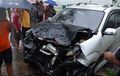 Bodi Depan Avanza Rontok Saat Disalip, Gran Max Jumpalitan, Pengemudi Luka Serius