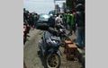 Land Cruiser VX Tak Terkendali, Raize, 4 Motor dan Gerobak Berantakan Dihajar di Jatinangor