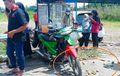 Emak-emak Banting Setir Honda Brio ke Kiri, Mendadak Bakso Bulat Berserakan di Jalan, Truk Boks Juga Jadi Korban