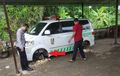 Maling Gak Ada Akhlak, Suzuki APV Ambulans Dibuat Melayang di Kantor Desa, Batu Kapur Jadi Alas Pengganti Roda