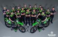 Kimi Raikkonen Tampil di Foto Tim Kawasaki MXGP, Sampai Bawa Mobil F1 Nih