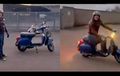 Anak Vespa Berani Coba? Gini Cara Engkol Mesin Vespa Lawas Paling Nyeleneh, Risiko Tanggung Sendiri