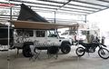 Camping Pakai Land Rover Defender Ini Bisa Tidur di Atap dan Nonton TV