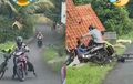 Niatnya Sih Bantu Pesepeda, Endingnya Malah Pemotor Honda Supra X 125 Ini Ketiban Apes