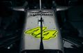 Lewis Hamilton Ganti Warna Nomor Menjadi Kuning, Netizen Langsung Sebut-sebut Valentino Rossi