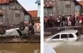 Byur! Gara-gara Ugal-ugalan Hingga Tabrak Warga, Massa Ceburkan Toyota Avanza ke Sungai
