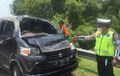 Kondisi Satu Penumpang Menyedihkan, Ban APV Meledak, Senggol Xpander Koprol di Tol Sumo