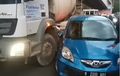 Salah Nyalip Kawan, Honda Brio Enggak Berkutik, Kejepit Lawan Tak Imbang