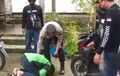 Tahun Lalu Jadi Korban Begal, Tangisan Diver Ojol Pecah Seketika saat Didatangi Polisi Bawa Honda Vario