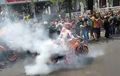 Keseruan Parade MotoGP Indonesia 2022, Burn-Out Marc Marquez Bikin Heboh, Presiden Jokowi Ikutan Pamer Motor
