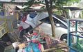 Masih Pagi Honda Jazz Bikin Runyam, Enggak Jajan Tapi Berantakin Warung Makan