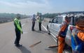 Terios Hadap Langit di Tol Madiun, Xpander Dari Belakang Menusuk Kencang