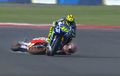 Marc Marquez Jatuh Disenggol Valentino Rossi di MotoGP Argentina 2015, Awal Dendam Sepang Clash 2015