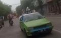 Daihatsu Charade Ini Jalan Mundur dengan Kecepatan Tinggi, Apakah Ini The Real Arus Balik?
