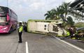 Maut di Tol Surabaya-Mojokerto, 13 Orang Meninggal Usai Bus yang Ditumpangi Ambyar Tabrak Tiang Pemberitahuan 