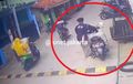 Pilu, Sekarung Paket Plus Rokok di Motor Digasak Maling, Kurir Hanya Bisa Elus Dada Disuruh Ganti Rugi