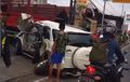 Bodi Daihatsu Terios Lecek, Remuk Musuh Bus PO Efisiensi, Tiga Orang Jadi Korban