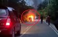 Misterius, Daihatsu Xenia Dikeroyok Api Saat Maghrib, Pengemudi Menghilang
