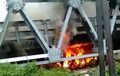 Kobaran Api di Kolong Jembatan Ngujang Bikin Pengendara Ketakutan, Juru Kunci Ungkap Penyebabnya