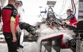 Enggak Cuma Pembalap, Mobil Balapnya Juga Kena Guyur di Formula E Jakarta 2022, Tapi Enggak Pakai Air...