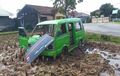 Dipakai Maling Ban, Nasib Angkot Teronggok di Tengah Sawah Usai Kejar-kejaran, Pelaku Babak Belur Dihajar Massa