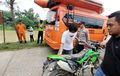 Disemprot Kapolres Metro Bekasi, Rider Kawasaki KLX150 yang Tercebur ke Kalimalang Hanya Bisa Nunduk, Ngaku Tergiur Duit