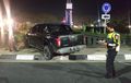 Baru Diperbaiki Usai Ditabrak Ayla, Tembok Tugu Kota Malang Jebol Lagi Diseruduk Nissan Navara
