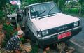 Ban Depan Meletus Kondisi Melaju, Kijang Super Pelat Merah Oleng, Berakhir Ngguling