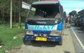 Isuzu Elf Milik Travel Guling-guling di Jalan Lintas Sumatera, Polisi Heran Sopirnya Enggak Punya SIM