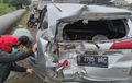Ditabok Truk Boks , Toyota Calya Melintir Hingga Hancur, Pengemudi Sampai Pingsan