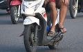 Heboh Larangan Naik Motor Pakai Sandal Jepit, Simak Dasar Hukumnya