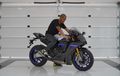 Jajal Posisi Berkendara Yamaha YZF-R1M 2022, Serasa Di Atas Motor Balap!