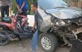 Tragedi Maut Keluar Pom Bensin, Honda BeAT Ambyar, Nissan Evalia Porak-Poranda