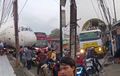 Truk Pengangkut Bangkai Pesawat Bikin Macet di Parung Bogor, Polisi Tegur Pemiliknya