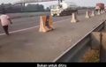 Cari Masalah, Dua ABG Cegat Truk di Tol Endingnya Ketabrak, Sopir Dipidana?