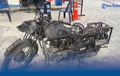 Jadi Bangkai Pilih Tempat, Motor Tinggalan Perang Dunia Bikin Seisi Pom Bensin Geger