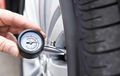 Tekanan Angin Ban Mobil Kurang, Awas Pelek Peang Saat Hantam Lubang