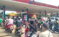 Pasca Kenaikan Harga BBM Pertamina, Antrean Pertalite Masih Mengular dan Tak Jarang Kosong Stoknya.