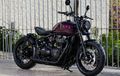 Triumph Bonneville Bobber Custom, Warnanya Keren, Kaki-kaki Istimewa